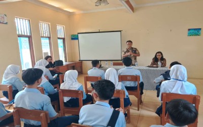 KUNJUNGAN BNN KE SMP IT ROHIMANA